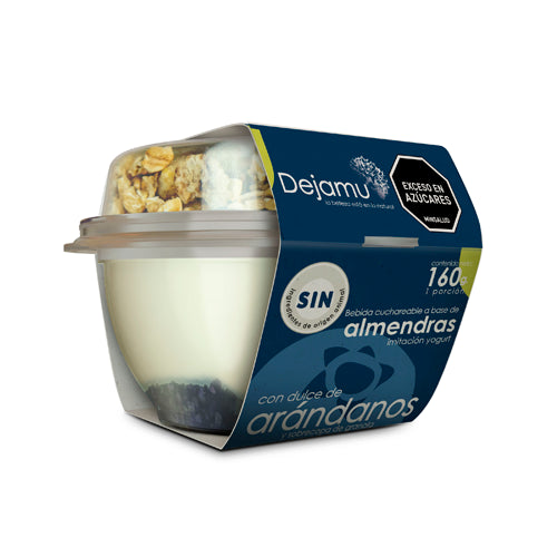Alternativa vegetal al yogurt a base de almendras con dulce parfait